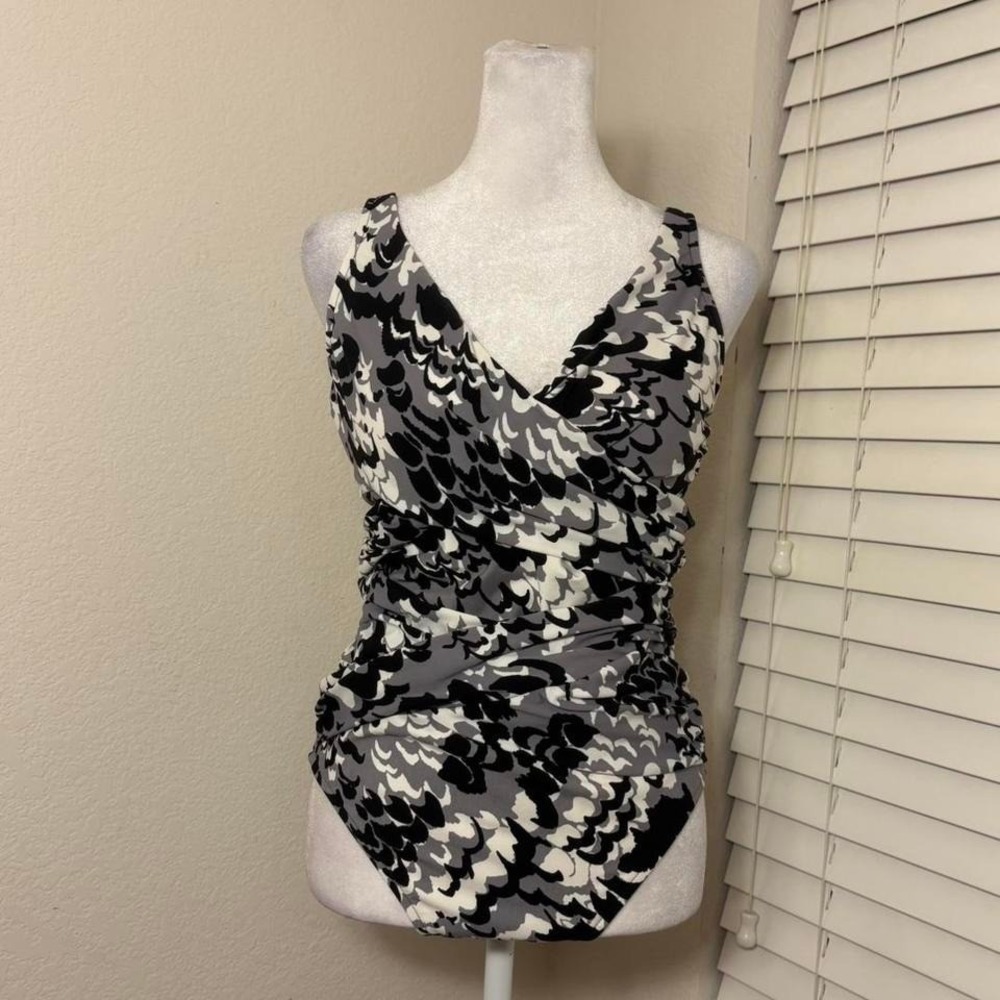 Magicsuit size 10 black and‎ white slimming shapewear one piece swim suit ruched